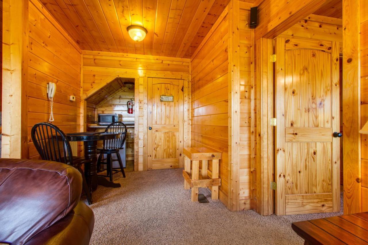 Cub Castle Villa Pigeon Forge Bagian luar foto
