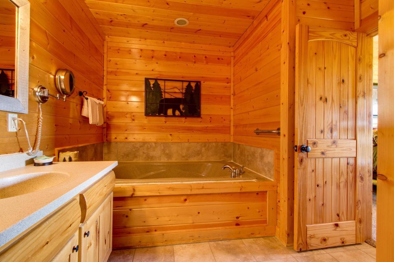 Cub Castle Villa Pigeon Forge Bagian luar foto